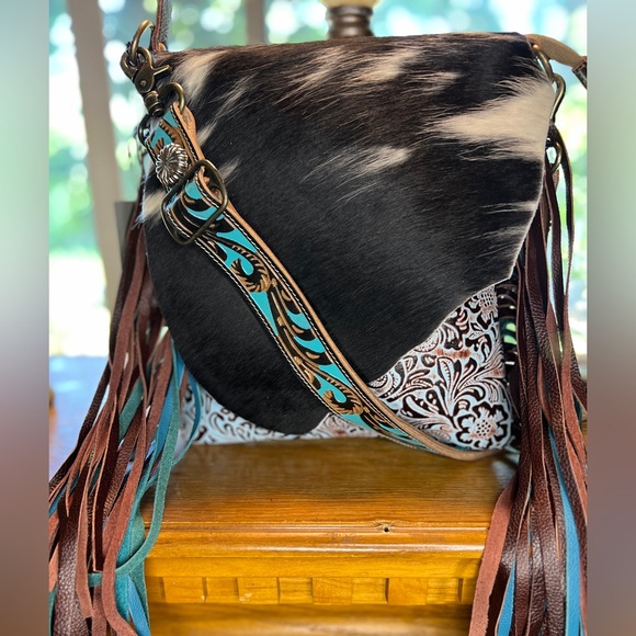 New Myra Western Boho Concealed Cowhide Leather Fringe Crossbody Shoulder Bag - Picture 1 of 9